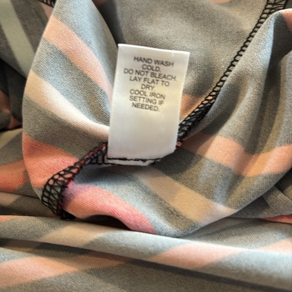 Versona Red and Black Sheath Midi Dress - Picture 9 of 9